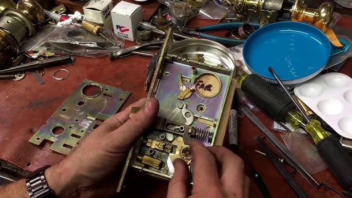 How Schlage's L9080 Mortise Lock Works 