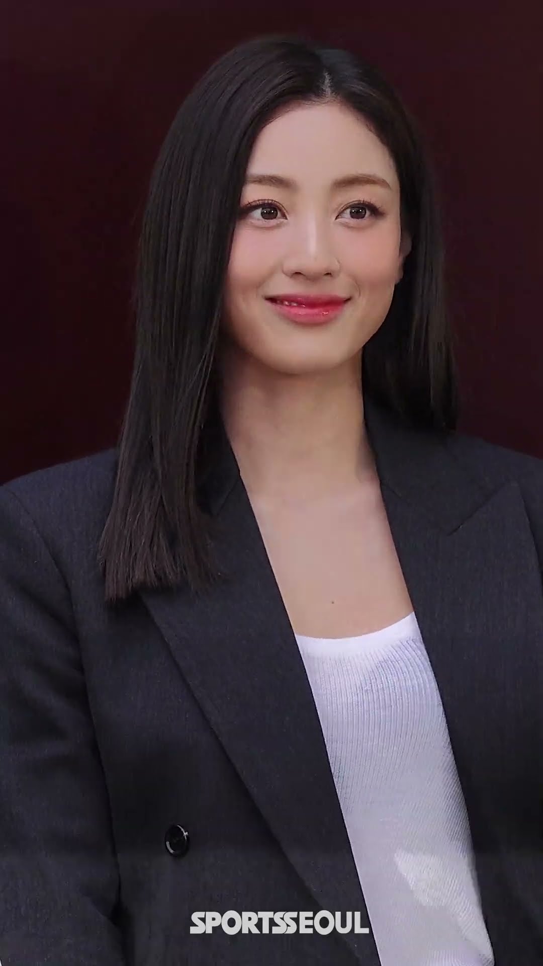 트와이스 지효(TWICE JIHYO), 인형이 걸어온다