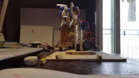 Robot arm that memorize movement using interpolation of peak inflection points
