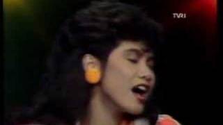 Vina Panduwinata  - Satu Dalam Nada Cinta (TVRI 1985)