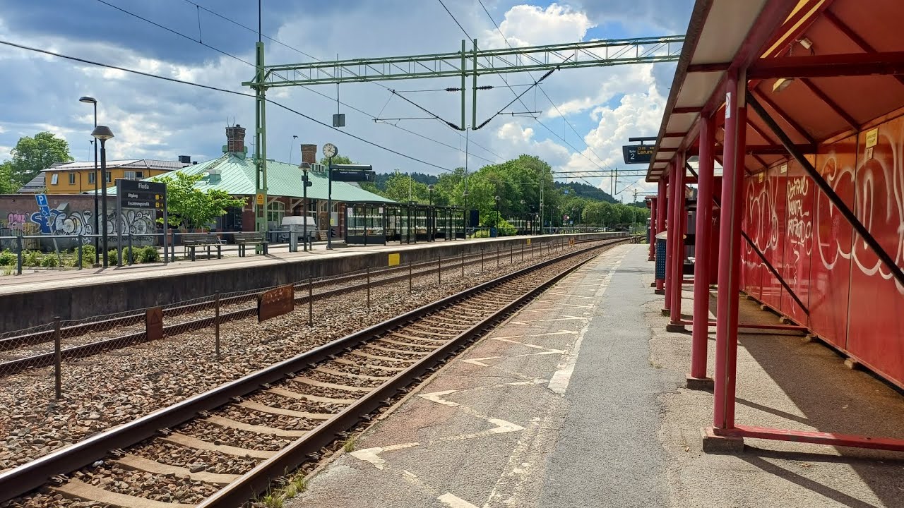 Trains in Floda, Sävenäs and Aspen. Züge in Floda, Sävenäs and Aspen. 2 June 2024.