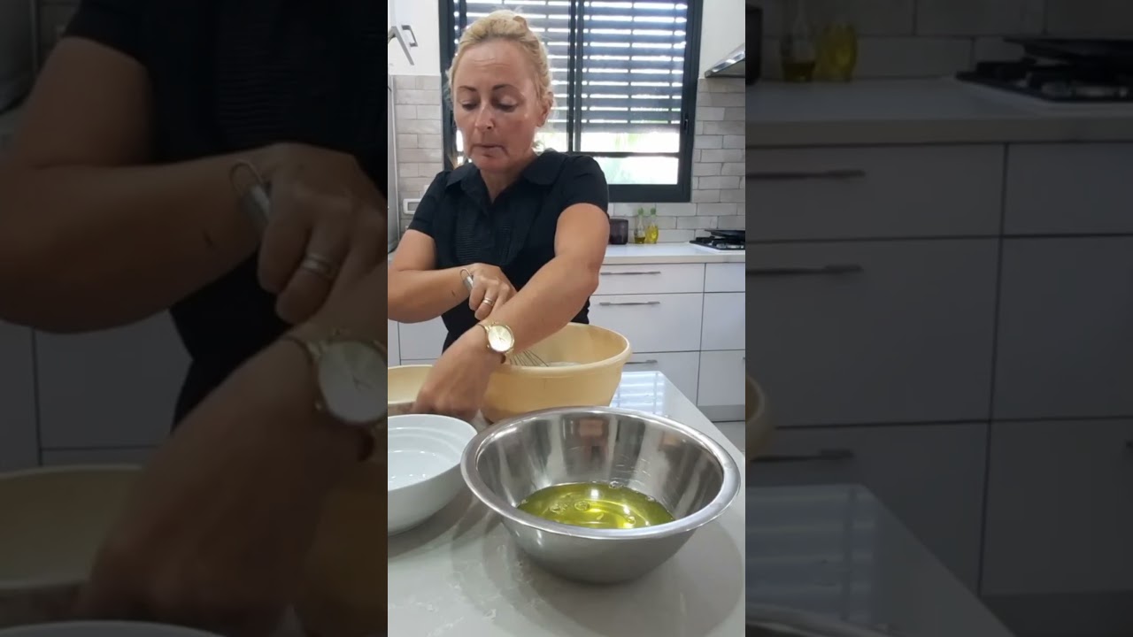 עוגת גבינה אפויה Baked Cheesecake There is a link to the full video