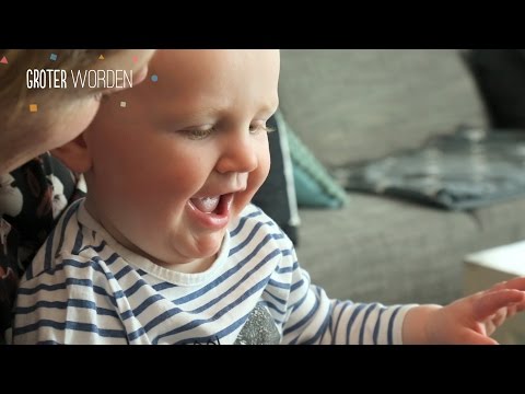 Video: Babytaal Mijlpalen 0 Tot 12 Maanden: Koeren, Lachen En Mo