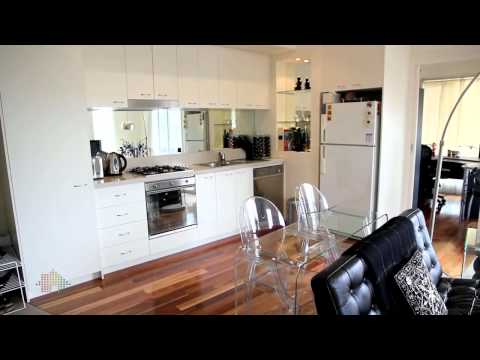 8/8 Graham Street, Port Melbourne by Rob Broadhurs...