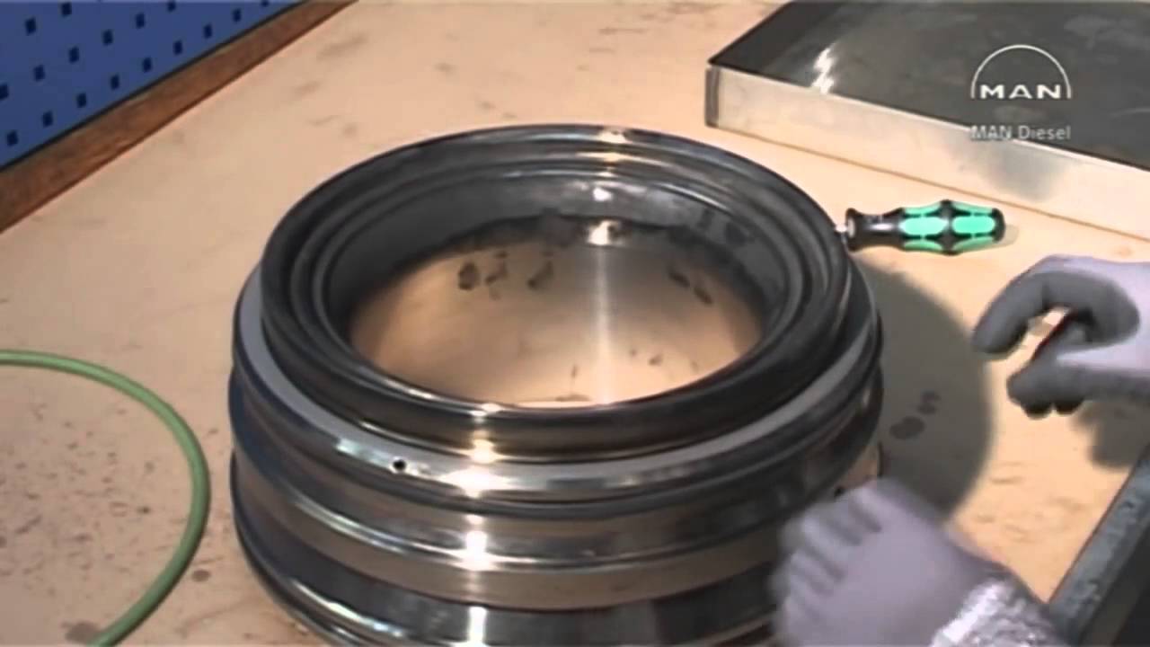 NEW MAN B&W Overhaul video introduction Exhaust Valve and Fuel Pump