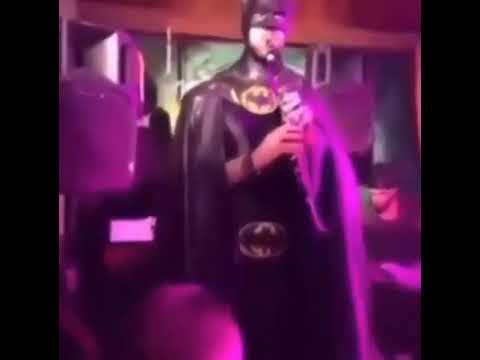 Klarnet Çalan Batman (Dünyadan Uzak) 10 dakikalık versiyon