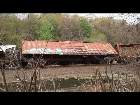 Freight train derails in New Jersey