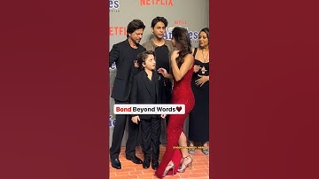 Shah Rukh Khan, Gauri Khan, Suhana Khan, Aryan Khan, Abram at The Archies Movie Premier #short