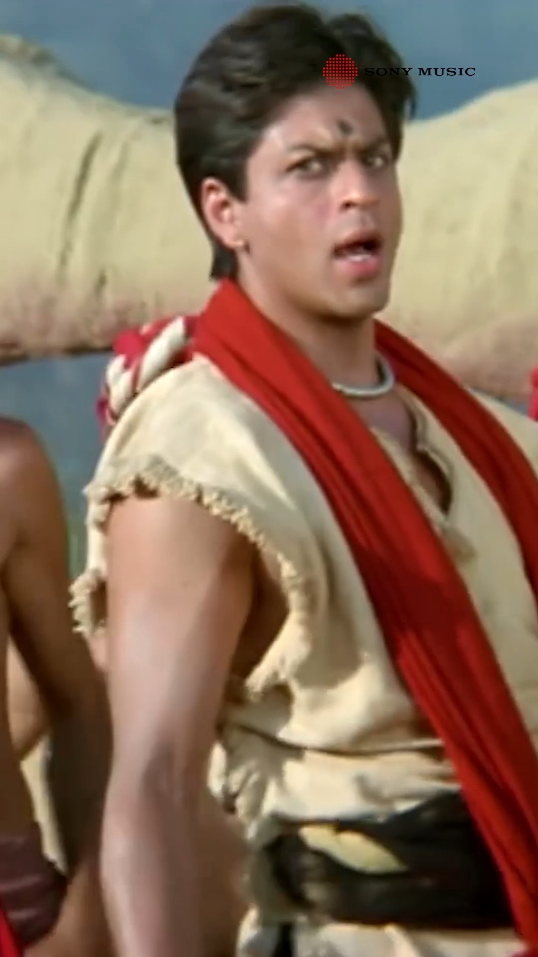Timeless romance in O Re Kanchi ? #oreykanchi #srk #kareenakapoorkhan #alkayagnik #shaan