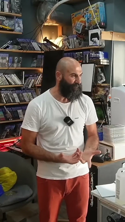 Konsol Oyun - Müşteri oğlu için ucuz ps4 istiyor. Sence hemen almalı mı? #konsoloyun #shorts