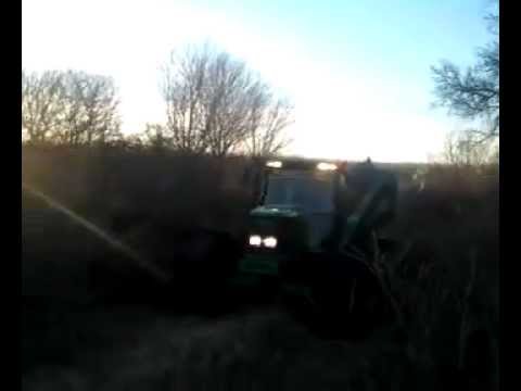 John deere 7515 trepando..! - YouTube