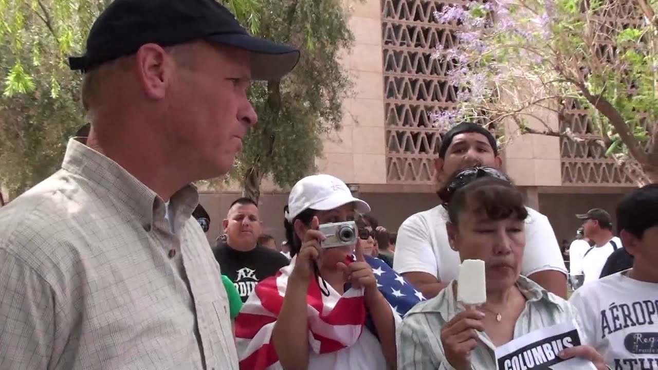 Humanleague002 vs. right-wing teabagger .