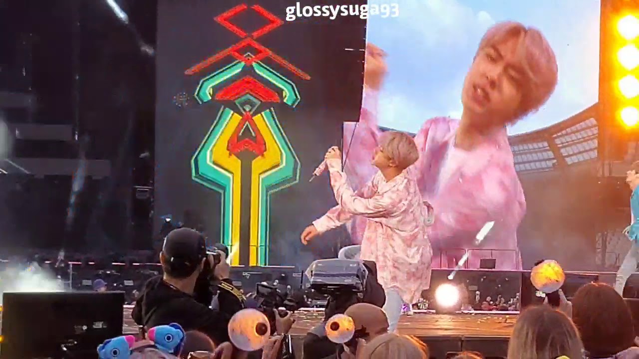 BTS 방탄소년단 IDOL Paris Concert Day2