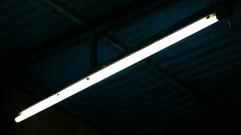 Eenvoudige oplossing | Flikkerende TL-lamp/buis | WAARSCHUWING: knipperende lichten