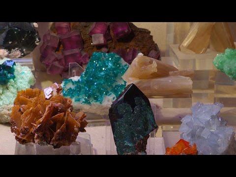 Video: Vai katram minerālam ir savas specifiskās īpašības?