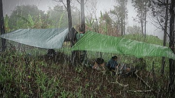 ขึ้นนอนเขาสูงกับจงและมั่ว ในวันคืนที่ฝนตกตลอดเวลา นอนหลับอย่างสบาย เจอถ้ำนกแสก [วรวิช]