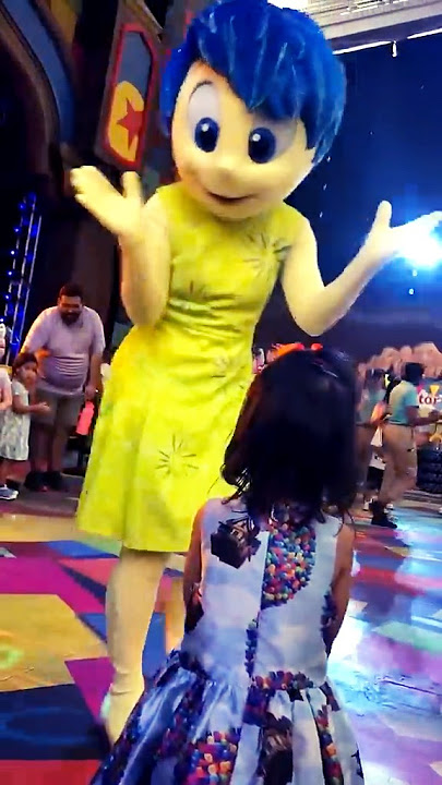 Dancing w/ Inside Out’s Sadness and Joy at Pixar Pals Playtime Party @Disney Pixar fest!