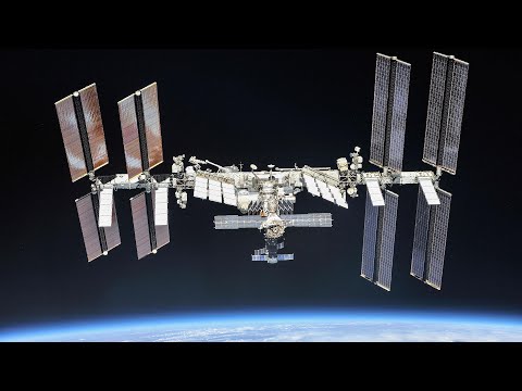 Video: Wie is er op dit moment in het ruimtestation?