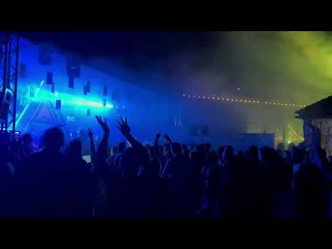 Старый клубный мега-трек! The bass in this orgasmic. (Electronic,House)