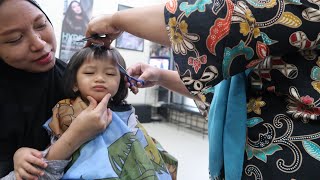 Rambut baru,tahun baru !!! Zivana Potong Rambut di Salon Gaya Kartun Dora