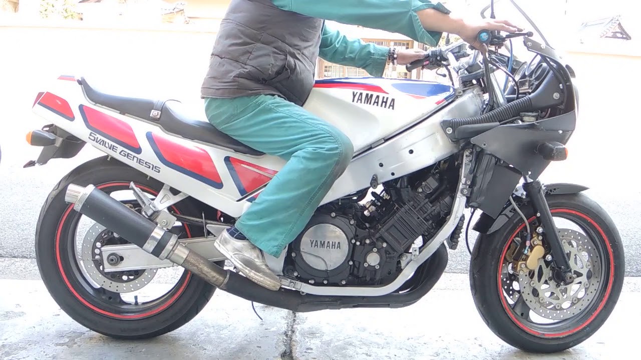 FZR750 2LMエンジン始動マフラー音はこんな感じです。