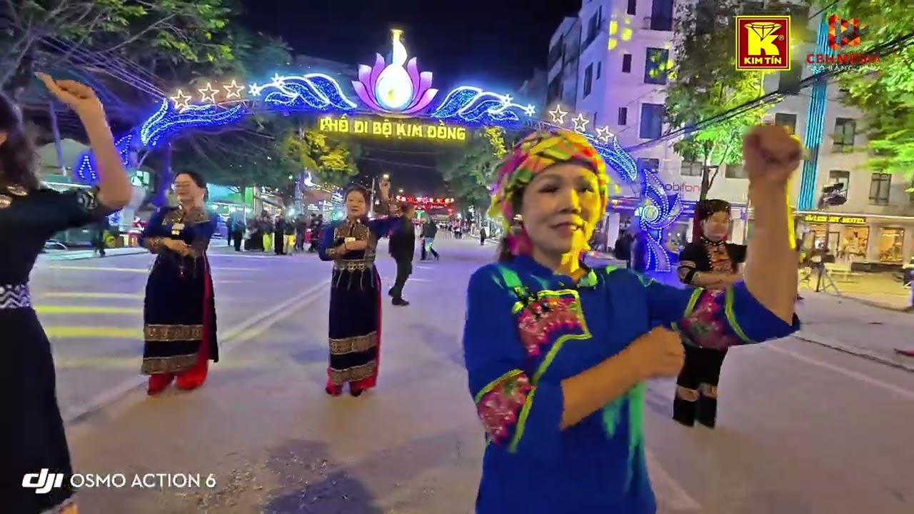 Vũ Điệu CAO BẰNG ĐÓN ANH VỀ rất hay tại phố đi bộ Kim Đồng - Cao Bằng 