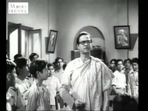 Is Desh Ko Rakhna Mere Bacho Sambhal Ke   Jagriti 1954