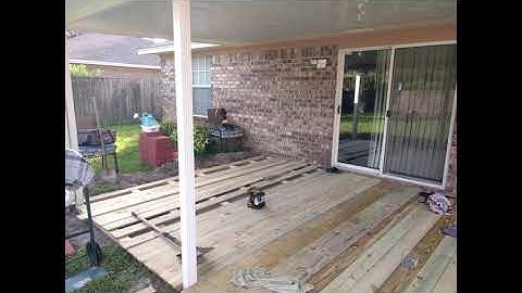 How to build a deck on top of concrete patio năm 2024