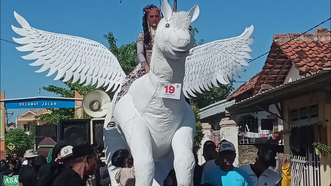 Arak-arakan haul ponpes Al Asy'ariyah kalisari 2023