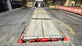 видео: Самый узкий заезд за 5 лет в Дальнобое,стейк за 55$, заболел, еду с +30в-10 ,разборка грузовиков США картинка: Самый узкий заезд за 5 лет в Дальнобое,стейк за 55$, заболел, еду с +30в-10 ,разборка грузовиков США