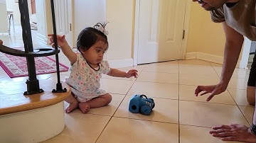 GILOBABY Robot Toys, STEM Toys Talking Interactive Voice Controlled Touch Sensor Smart