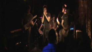 Fleeting Thieves - Brown Bottle Live Bleu Lézard