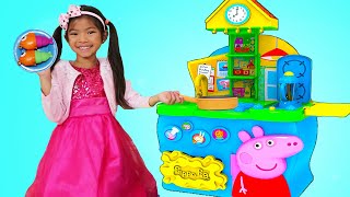 Emma Pretend Play con su Juego de Cocina de PEPPA PIG | Juguetes para Niños
