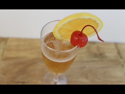 easy-cocktail-recipe:-how-to-make-a-classic-champagne-cocktail