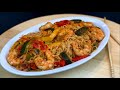 Recette asiatique rapide et facile les nouilles chinoises aux crevettes et aux lgumes sauts
