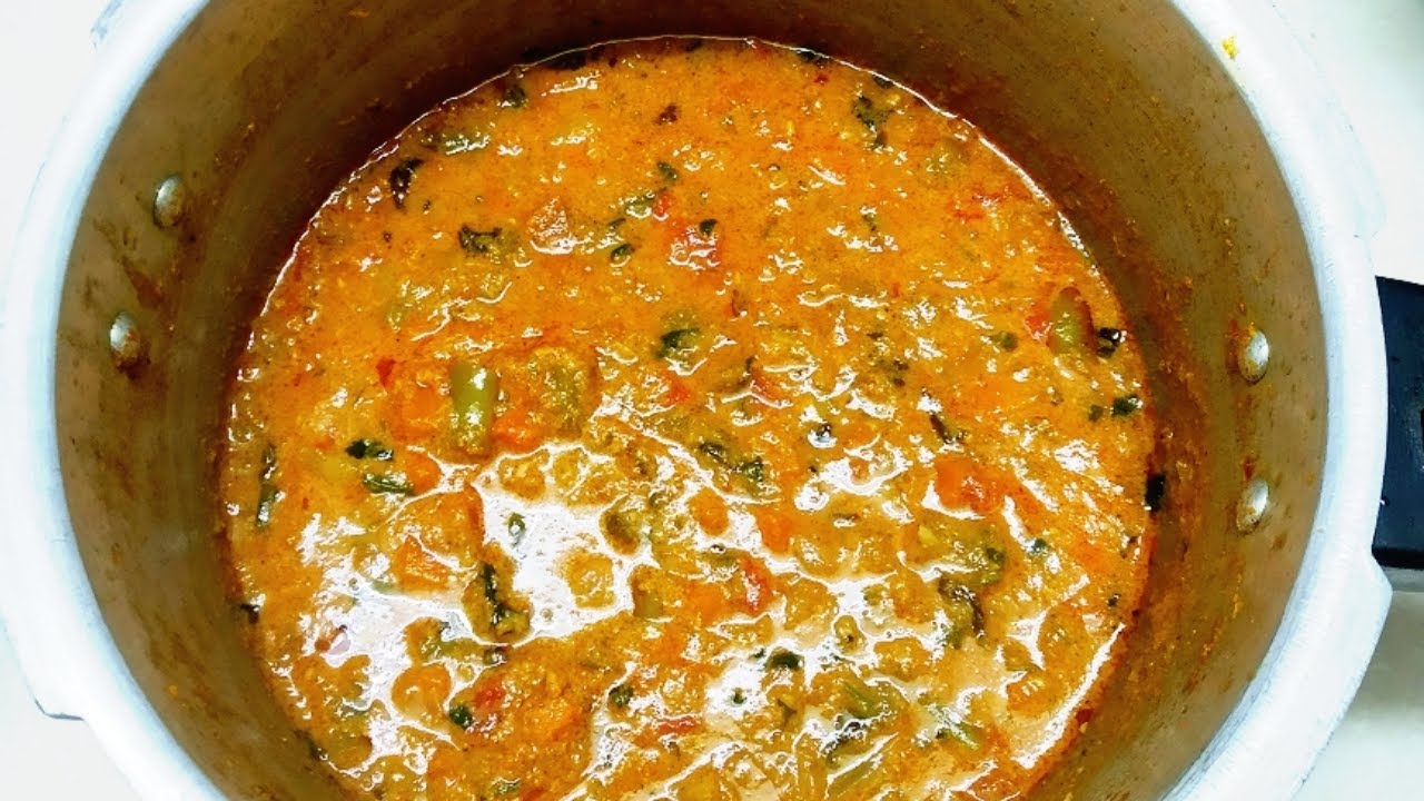 Saravana Bhavan Style Veg Parotta Kurma Recipe/Veg Parotta Salna in