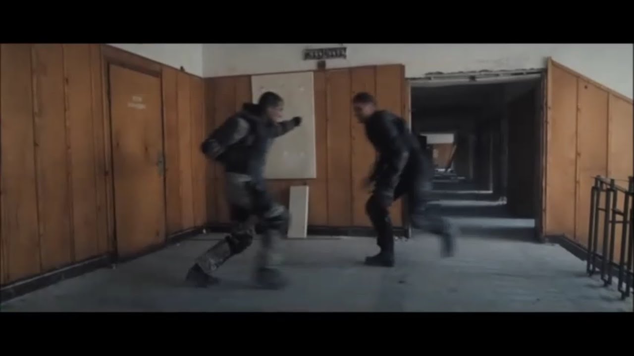 Universal soldier regeneration jean claude van damme vs dolph ... Søger diner stole