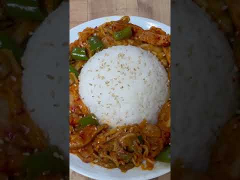 Корейская кухня.Жареное кимчи с мясом