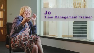 Jo introduces herself and her time management courses.