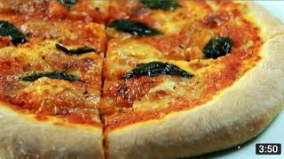 طريقة عمل بيتزا إيطالية أصلية من العجين إلى الحشوة
