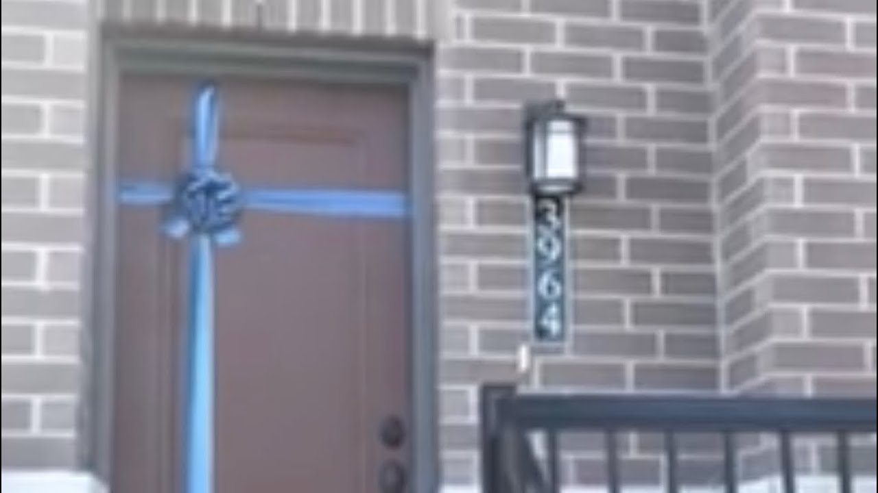 **BRAND NEW Stacked Townhouse with 3 bedrooms and 1.5 Bathrooms located in the heart of Barrhaven!!