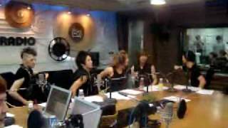 100805 SSTP - Shinee dancing to Lucifer