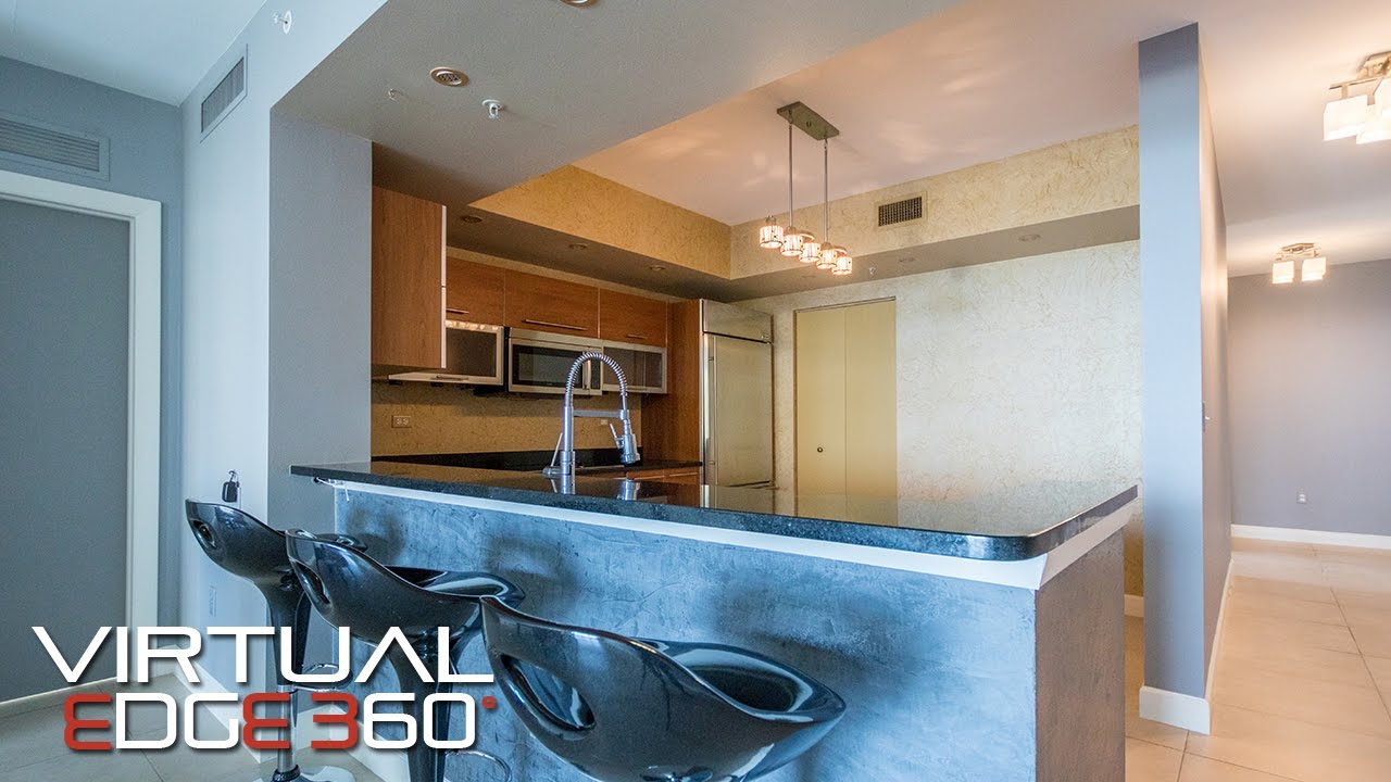 3000 Oasis Grand Blvd 