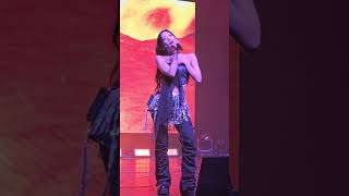 ODD EYE CIRCLE 오드아이써클 - Water Tyla Cover Kim Lip Volume Up US Tour in LA 240126 - Front Row 4K60