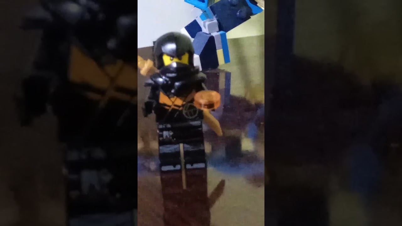 Lego Cole está controlado su poder de tierra