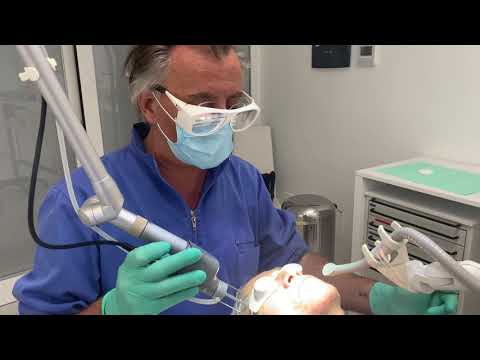 Video: Come scegliere il laser skin resurfacing: 10 passaggi (con immagini)