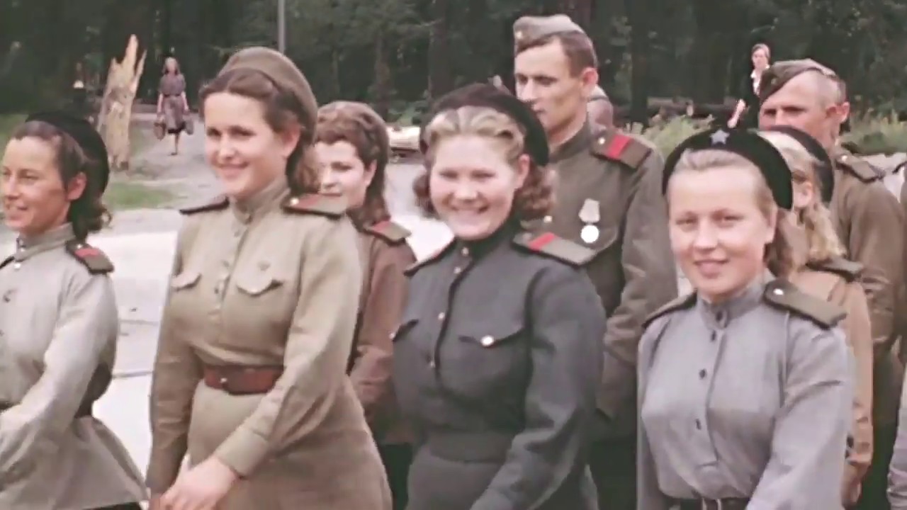 Хор Александрова  - В путь (Наши в Берлине 1945, цветные кадры)