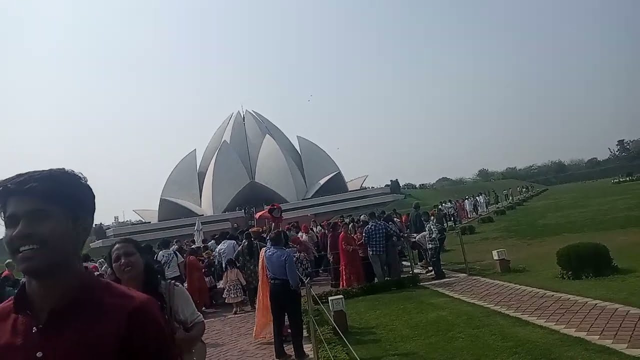 माँ कालका जी का दर्शन करने के बाद कमल मंदिर का दर्शन जरूर करें देखिये पुरा विडियो |