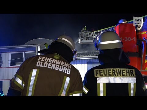 Oldenburg: Lagerhalle fast vollständig zerstört