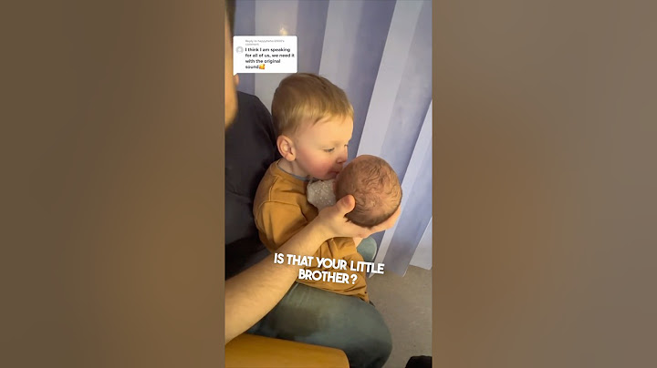 Reaksi menggemaskan anak laki-laki ini saat bertemu adik bayinya untuk pertama kalinya ❤️